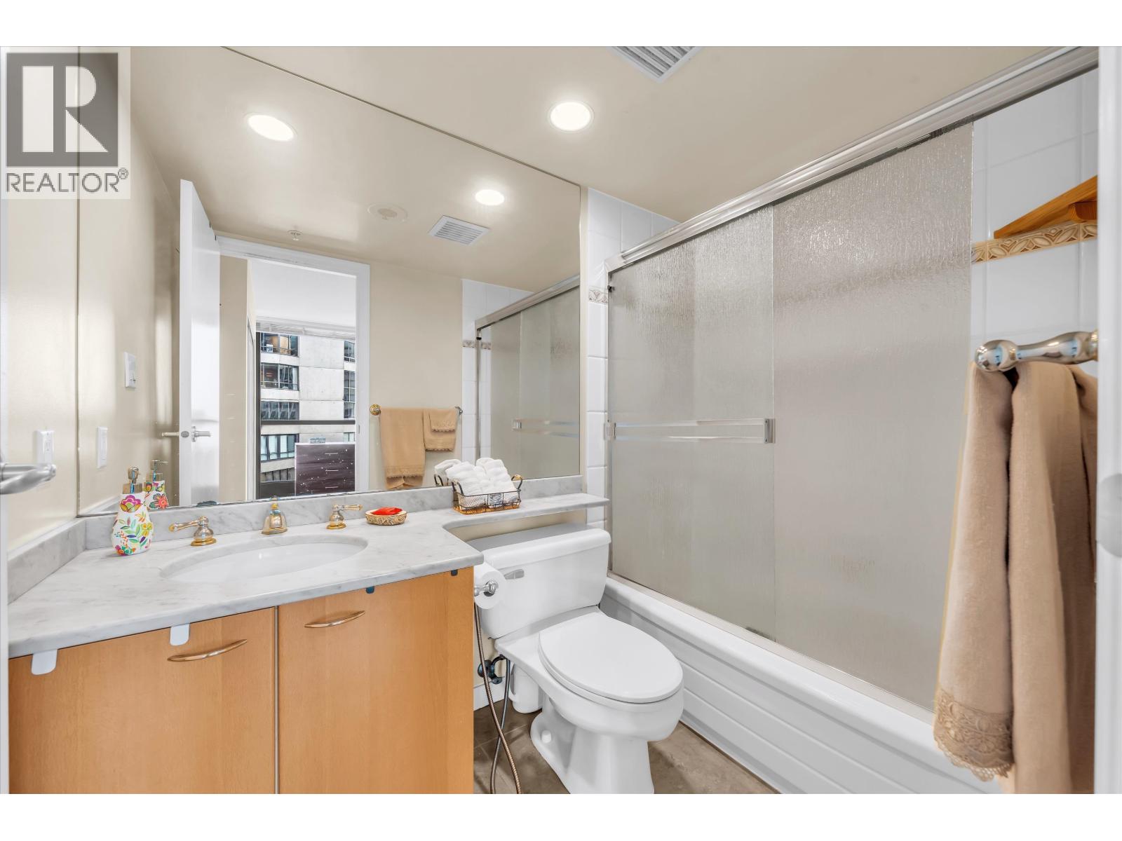 2302 1367 Alberni Street Property Photo 24