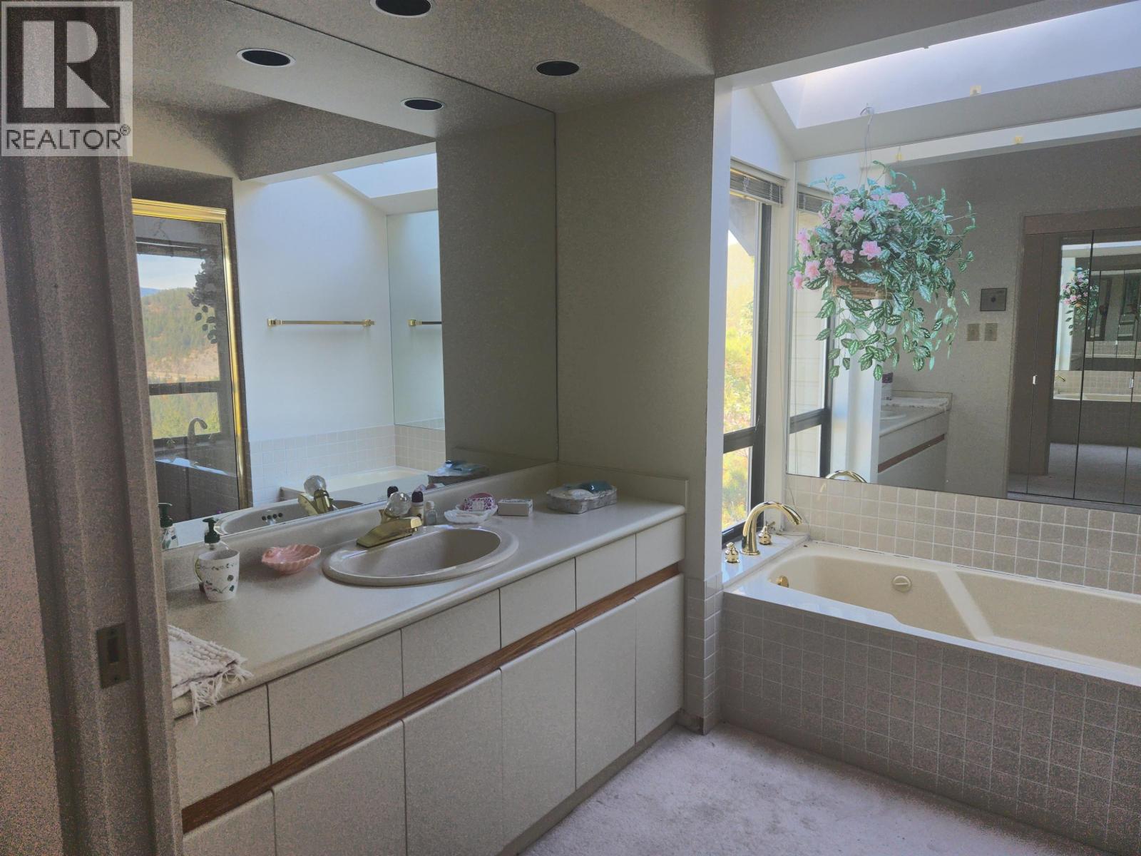 4764 Woodburn Road Property Photo 18