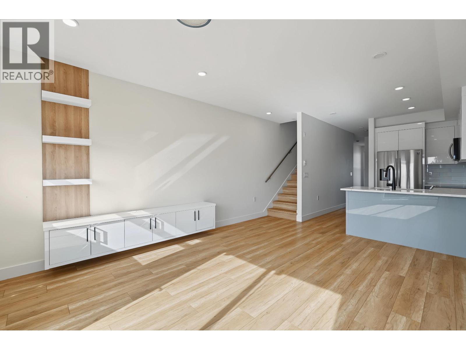 11 6288 Beresford Street Property Photo 3