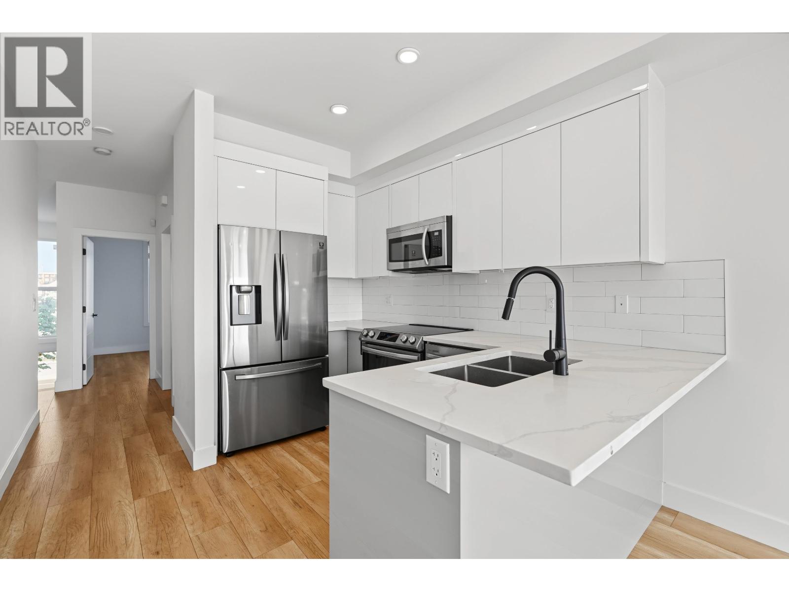 11 6288 Beresford Street Property Photo 6