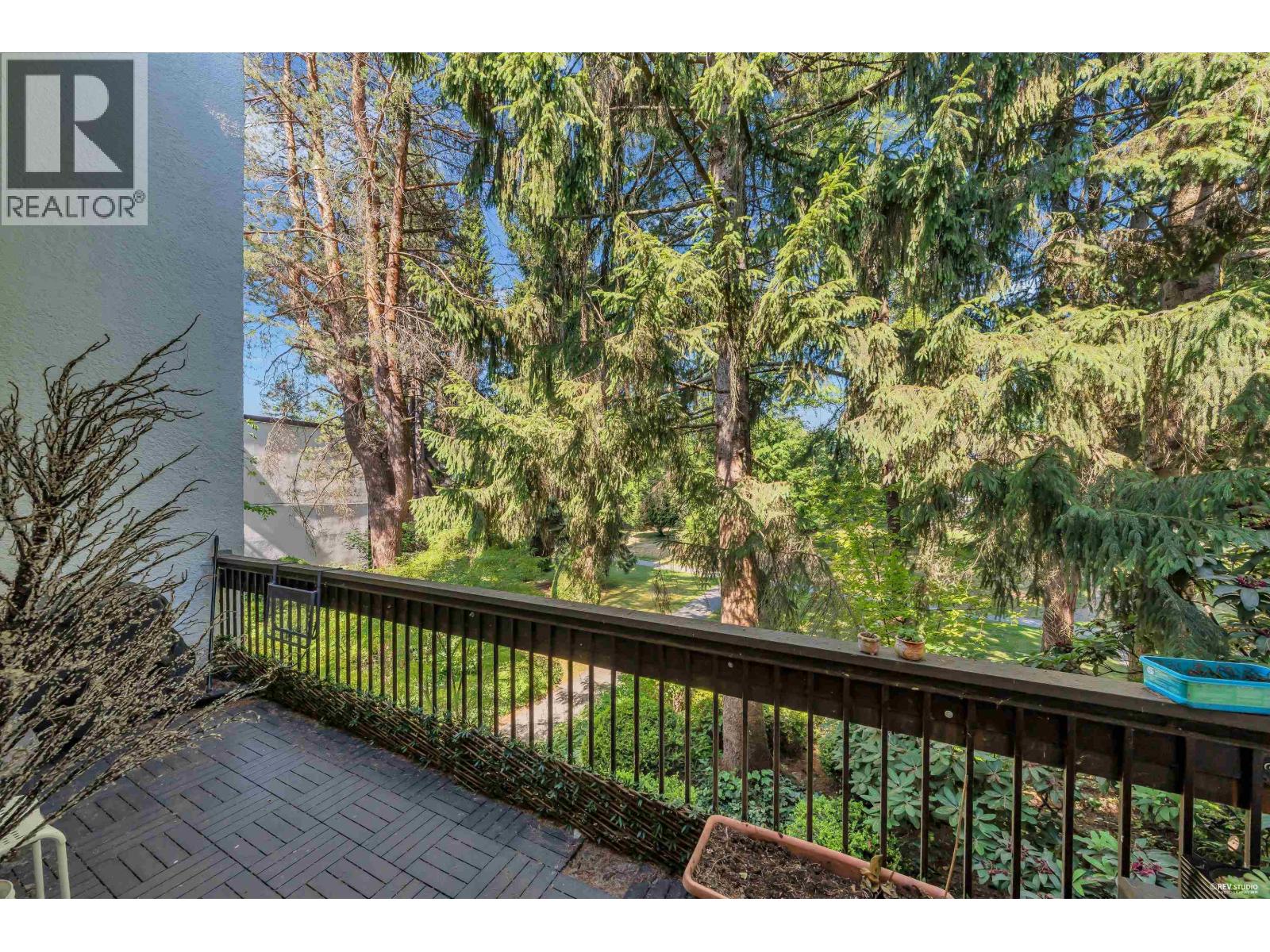 7 7321 Montecito Drive Property Photo 9