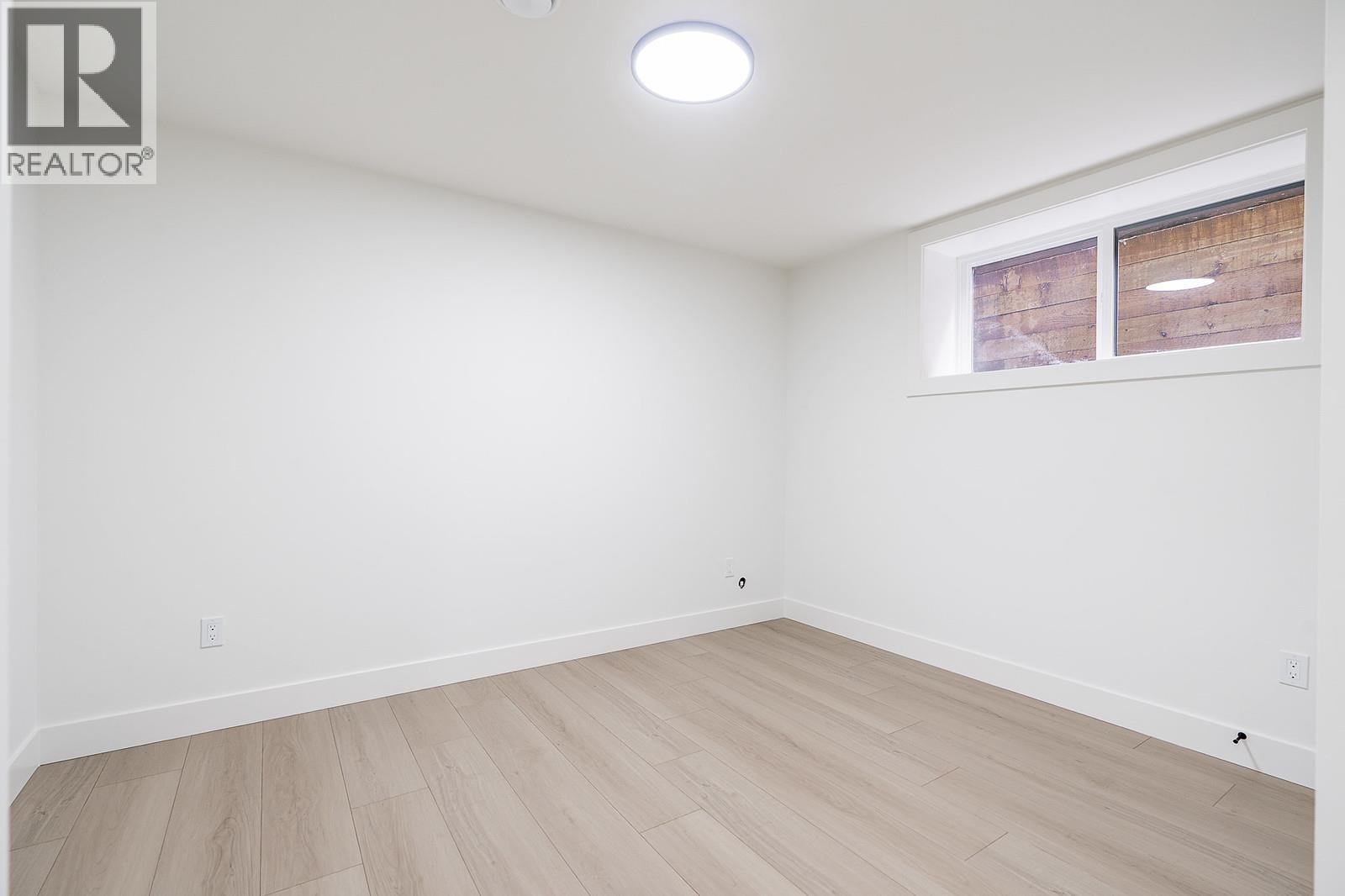 3 5953 Winch Street Property Photo 15