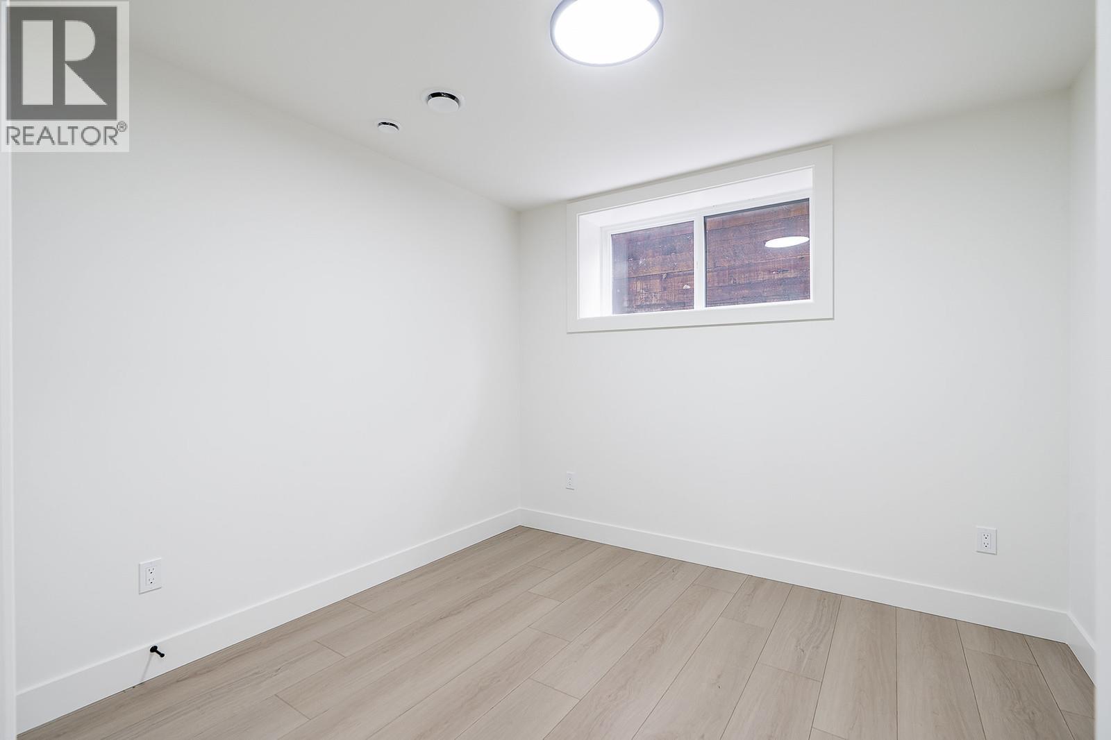 3 5953 Winch Street Property Photo 17