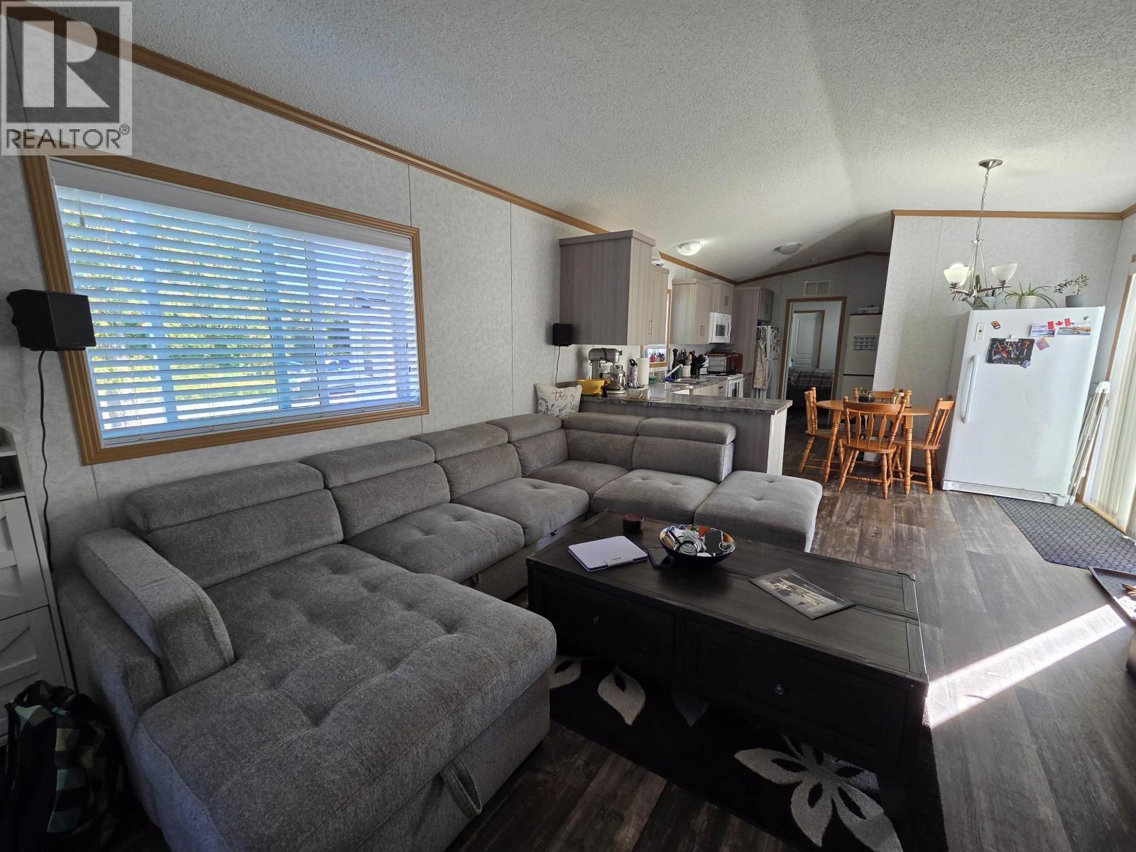 121 5204 Ackroyd Street Property Photo 2