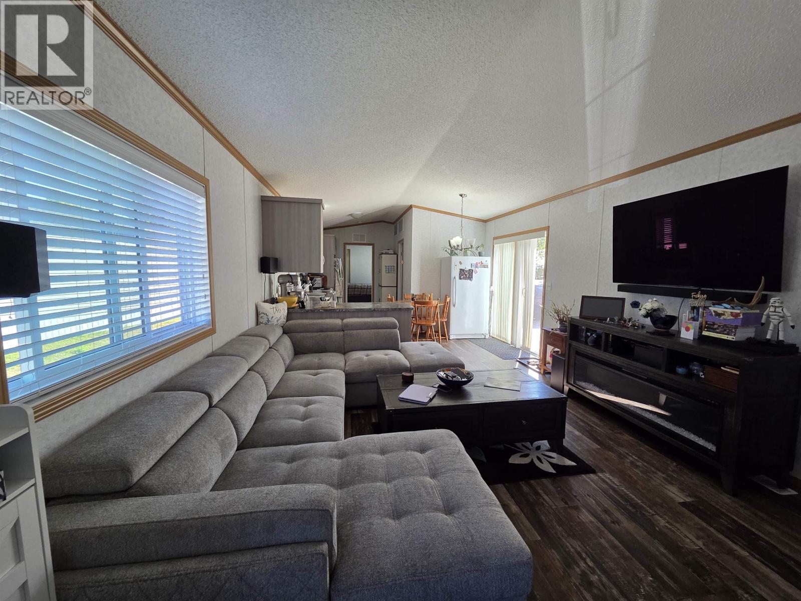 121 5204 Ackroyd Street Property Photo 6