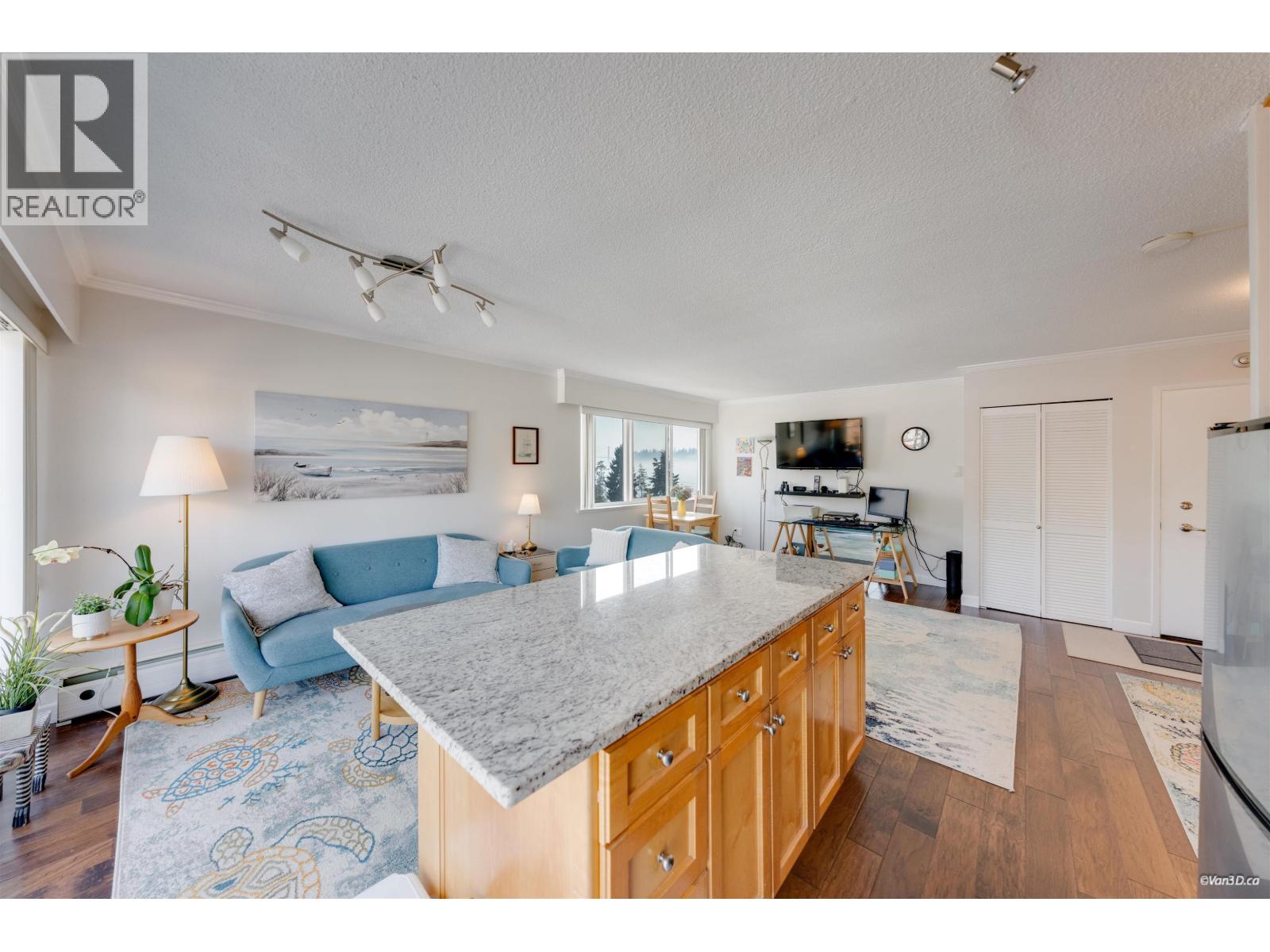 403 1845 Bellevue Avenue Property Photo 5