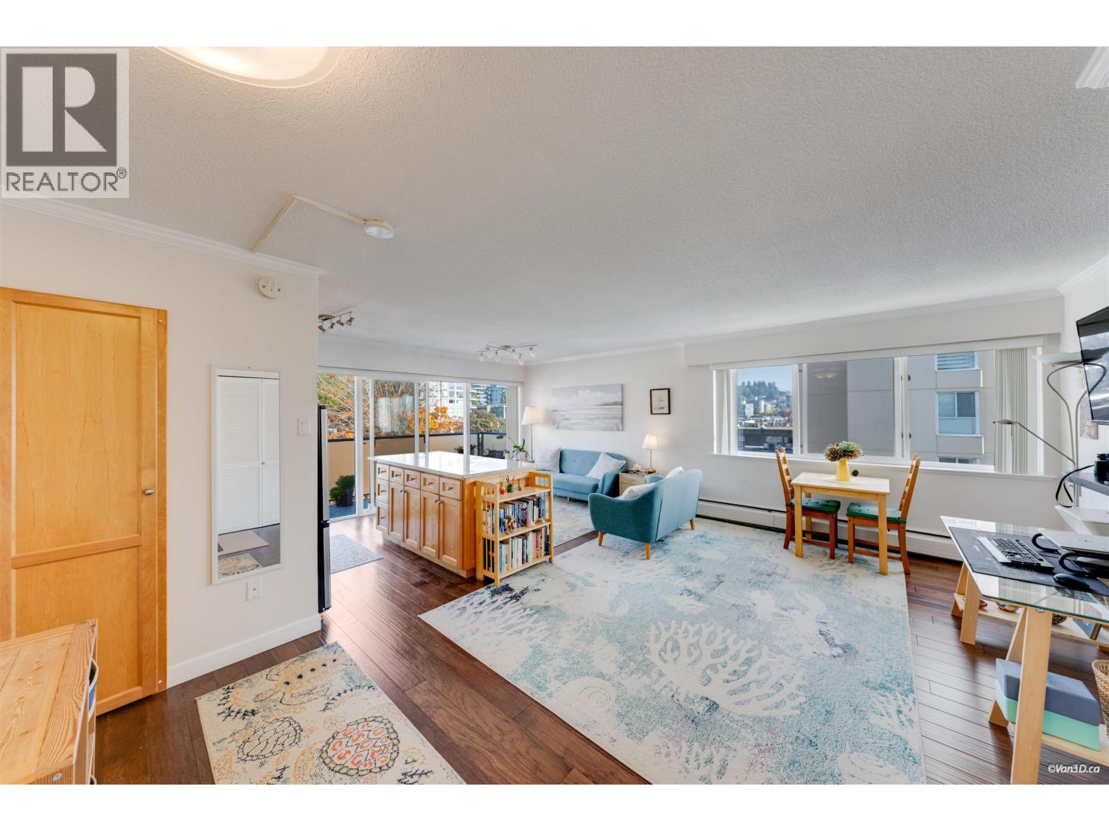 403 1845 Bellevue Avenue Property Photo 9