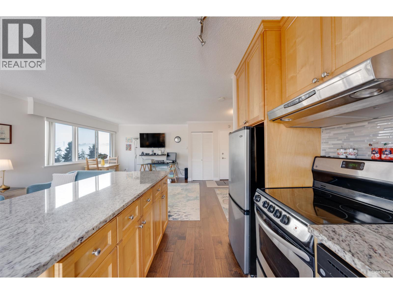 403 1845 Bellevue Avenue Property Photo 13