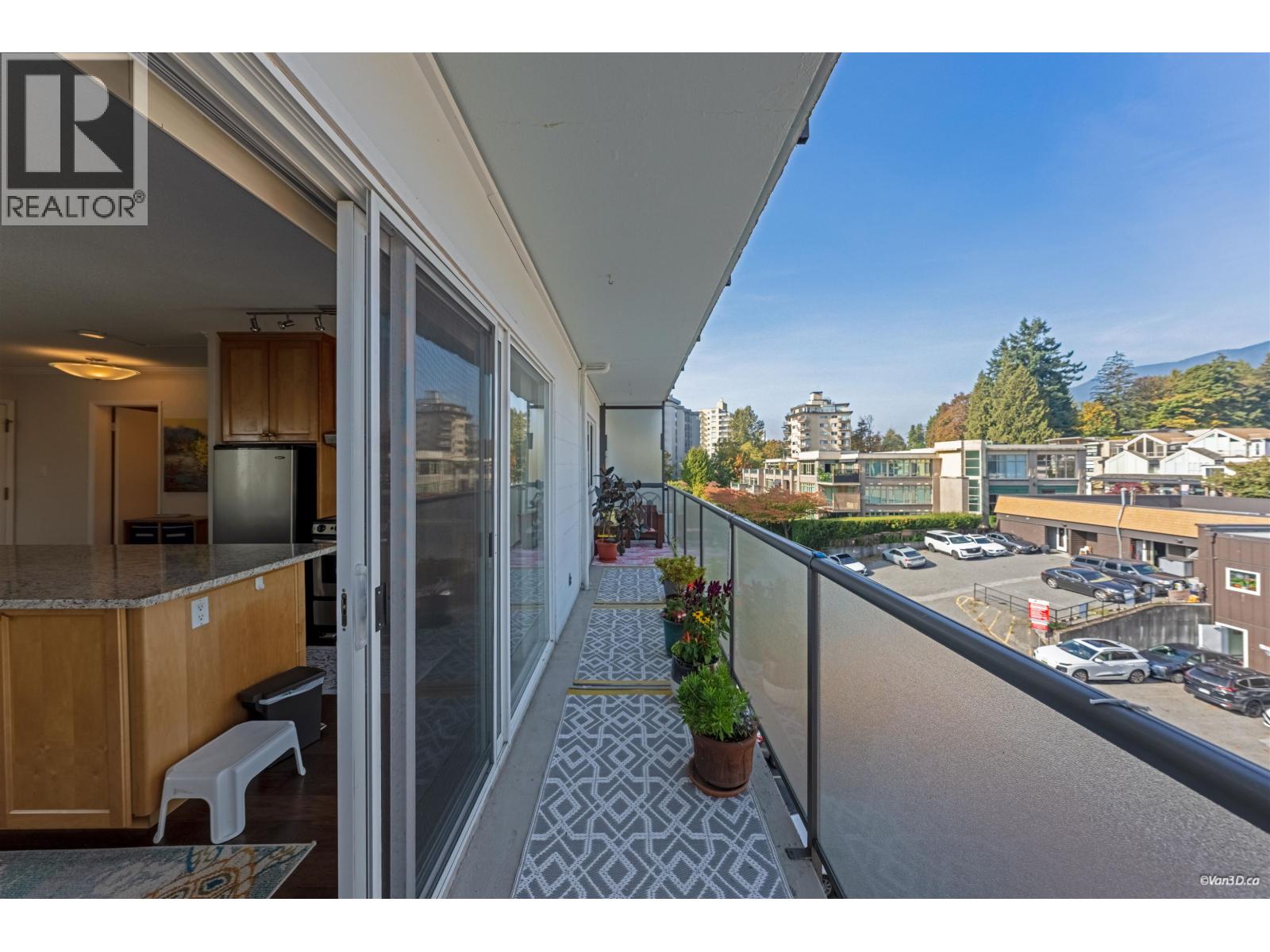 403 1845 Bellevue Avenue Property Photo 15