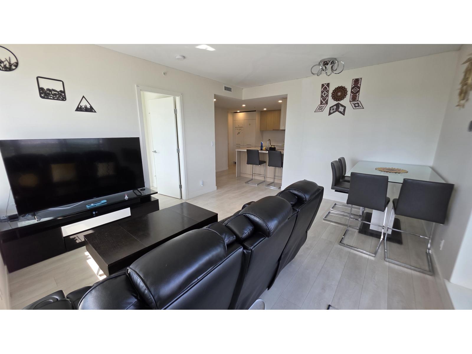 1403 13318 104 Avenue Property Photo 2