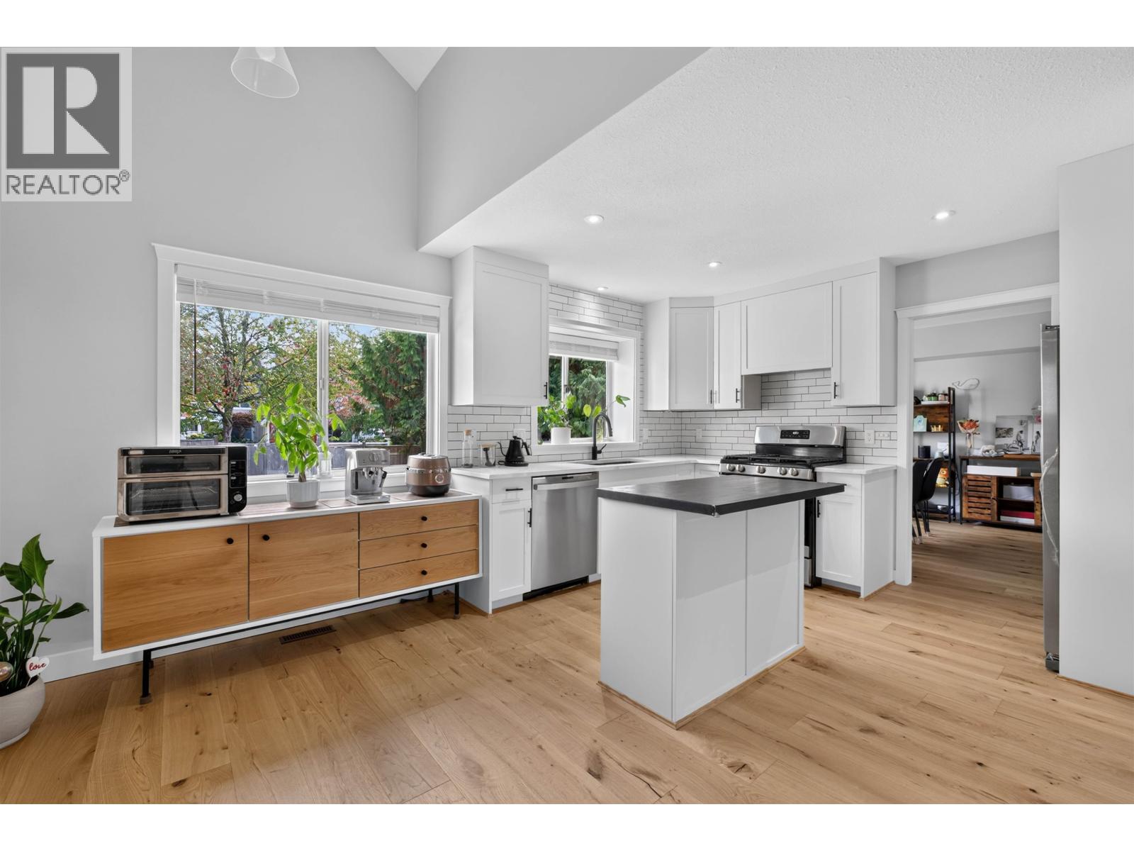 11908 Meadowlark Drive Property Photo 15