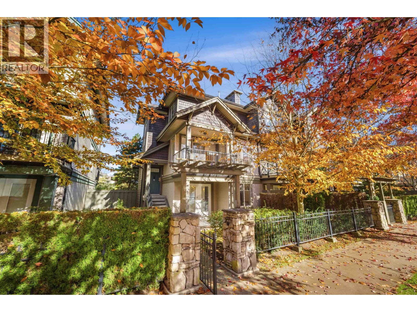 37 6233 Birch Street Property Photo 1