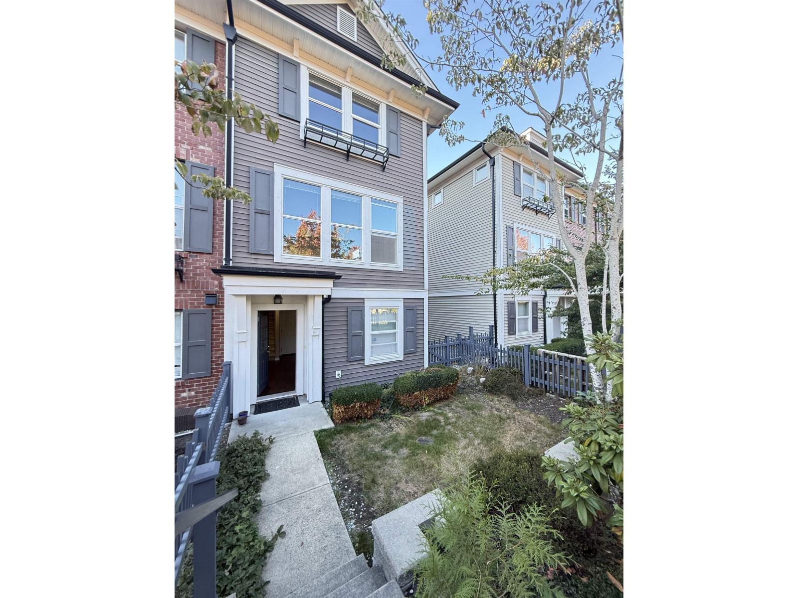 41 10415 Delsom Crescent Property Photo 2