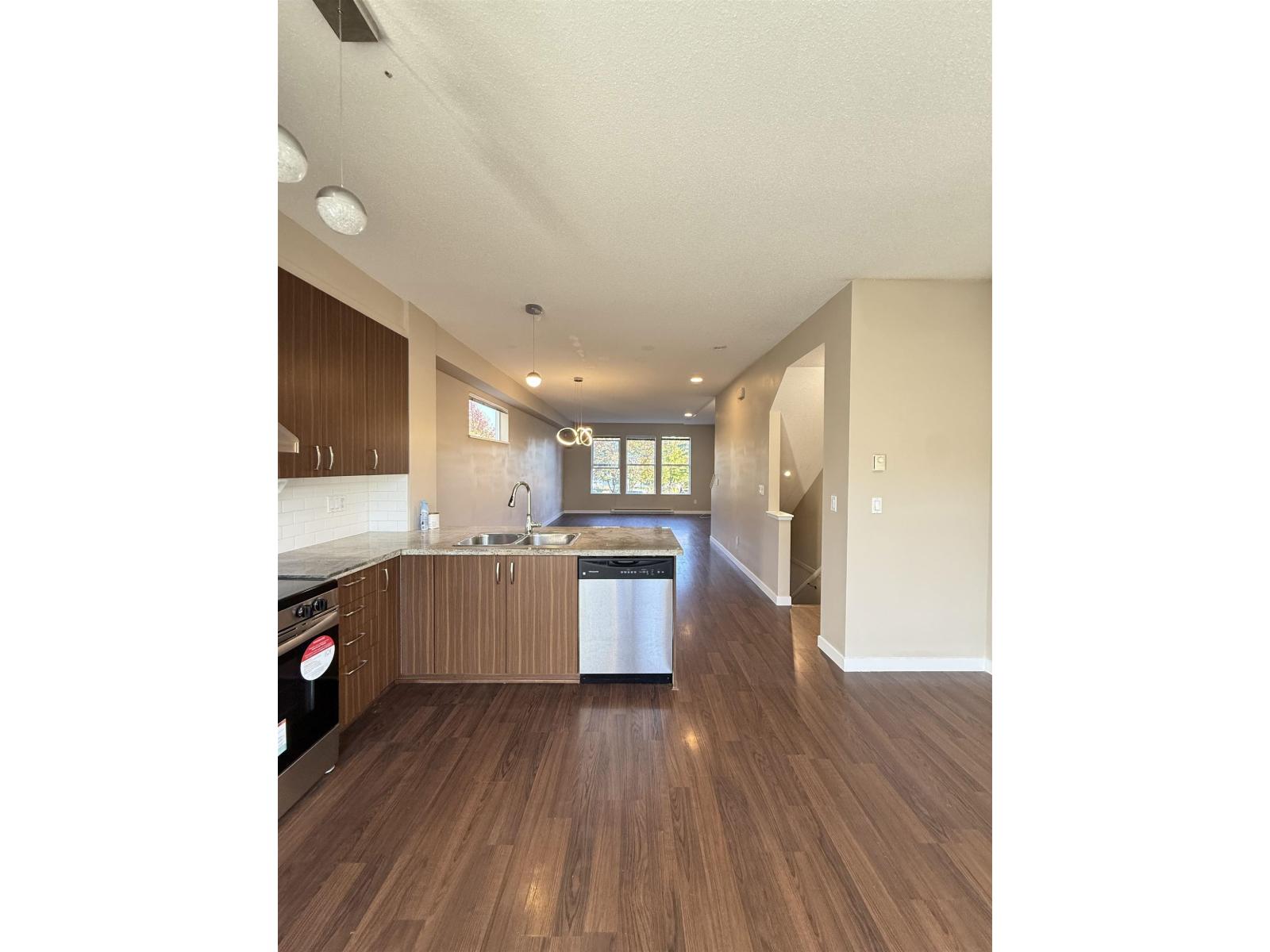 41 10415 Delsom Crescent Property Photo 20