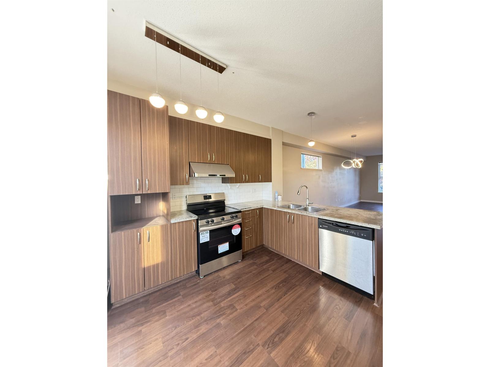 41 10415 Delsom Crescent Property Photo 22