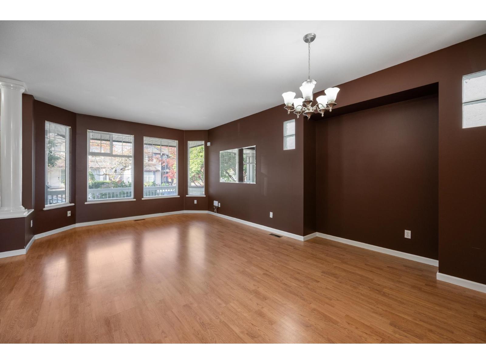 8692 207 Street Property Photo 8