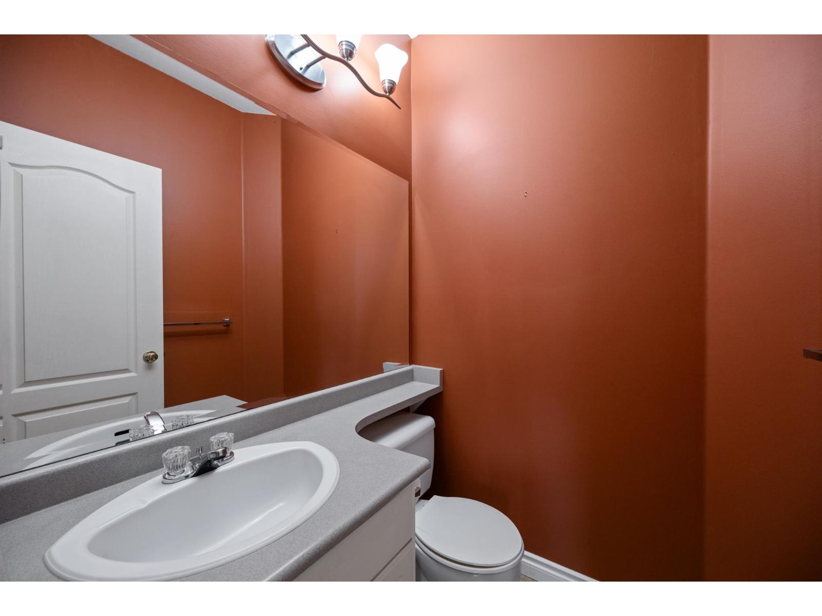 8692 207 Street Property Photo 10