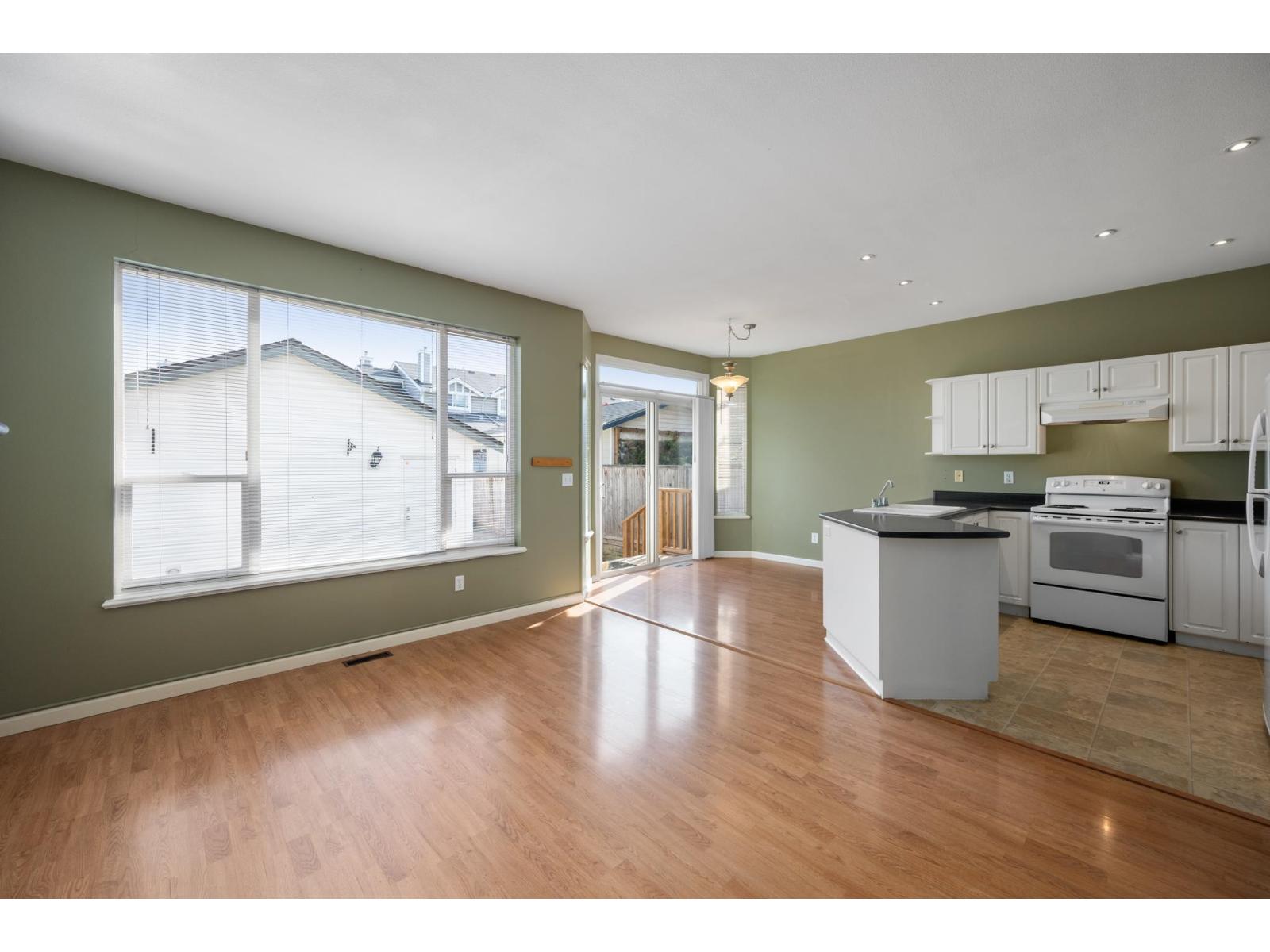 8692 207 Street Property Photo 13