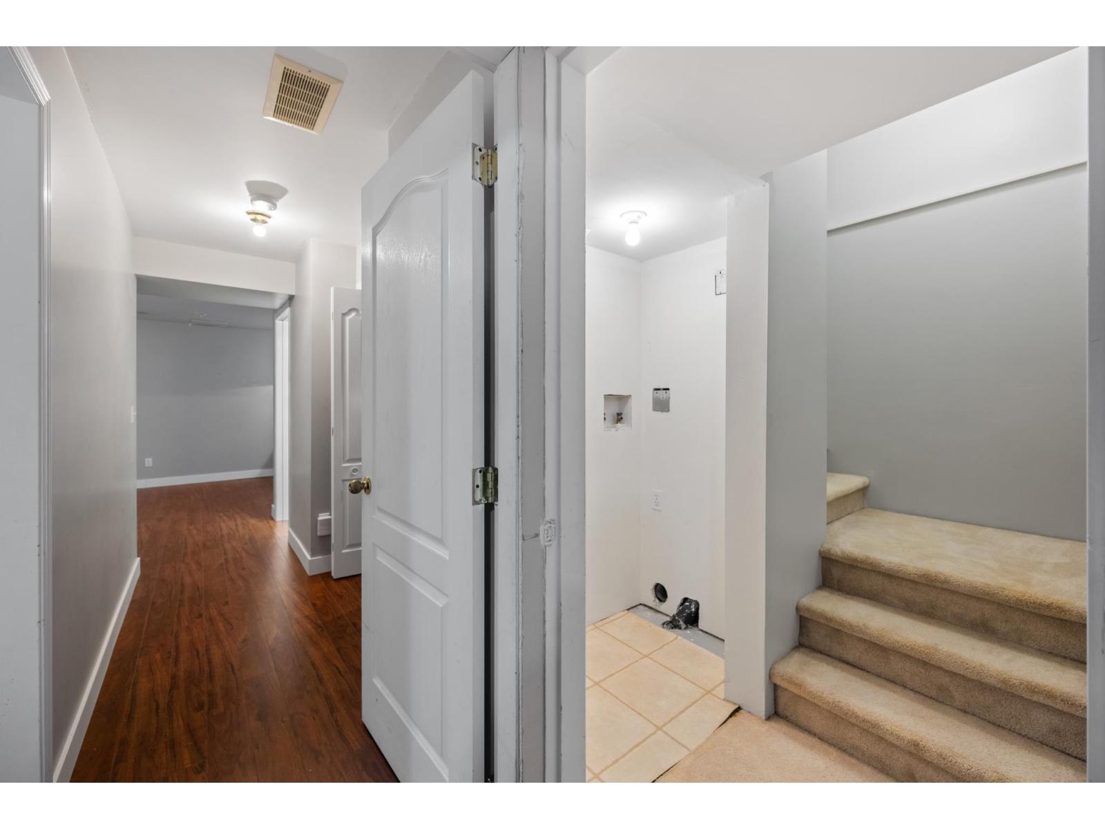 8692 207 Street Property Photo 31
