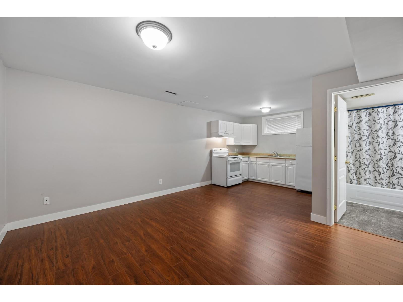 8692 207 Street Property Photo 34