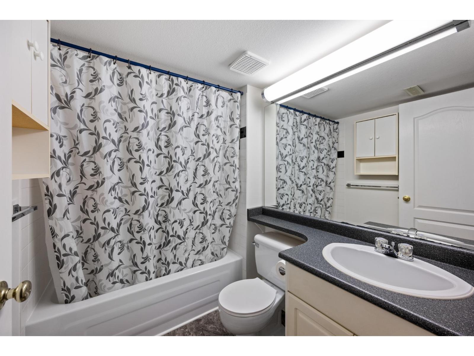 8692 207 Street Property Photo 37