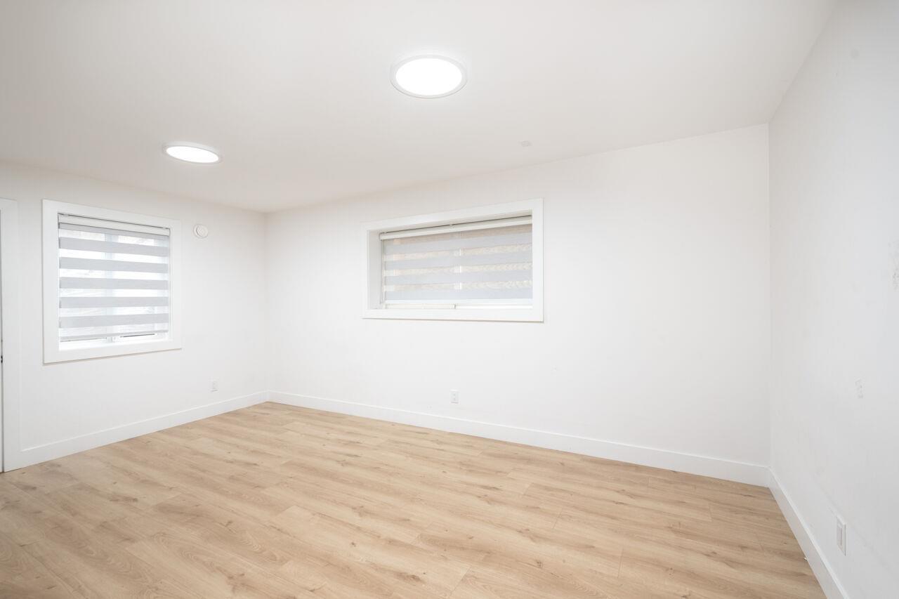 Lower Suite 7137 204a Street Property Photo 3