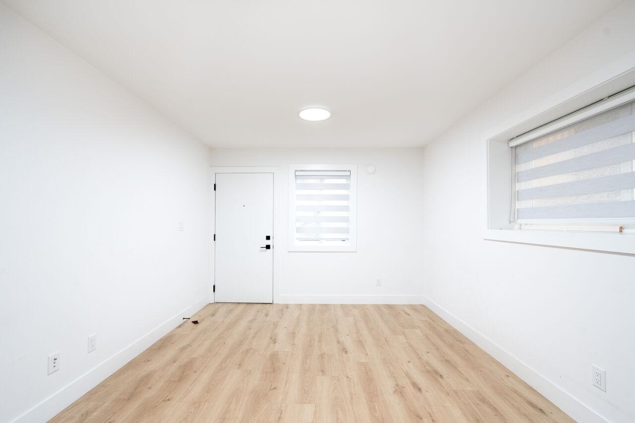 Lower Suite 7137 204a Street Property Photo 5