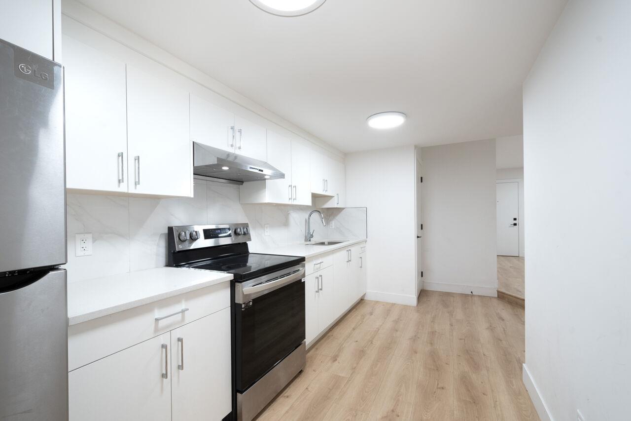 Lower Suite 7137 204a Street Property Photo 9