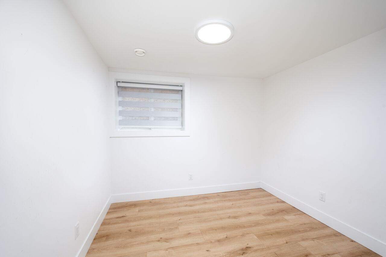 Lower Suite 7137 204a Street Property Photo 13
