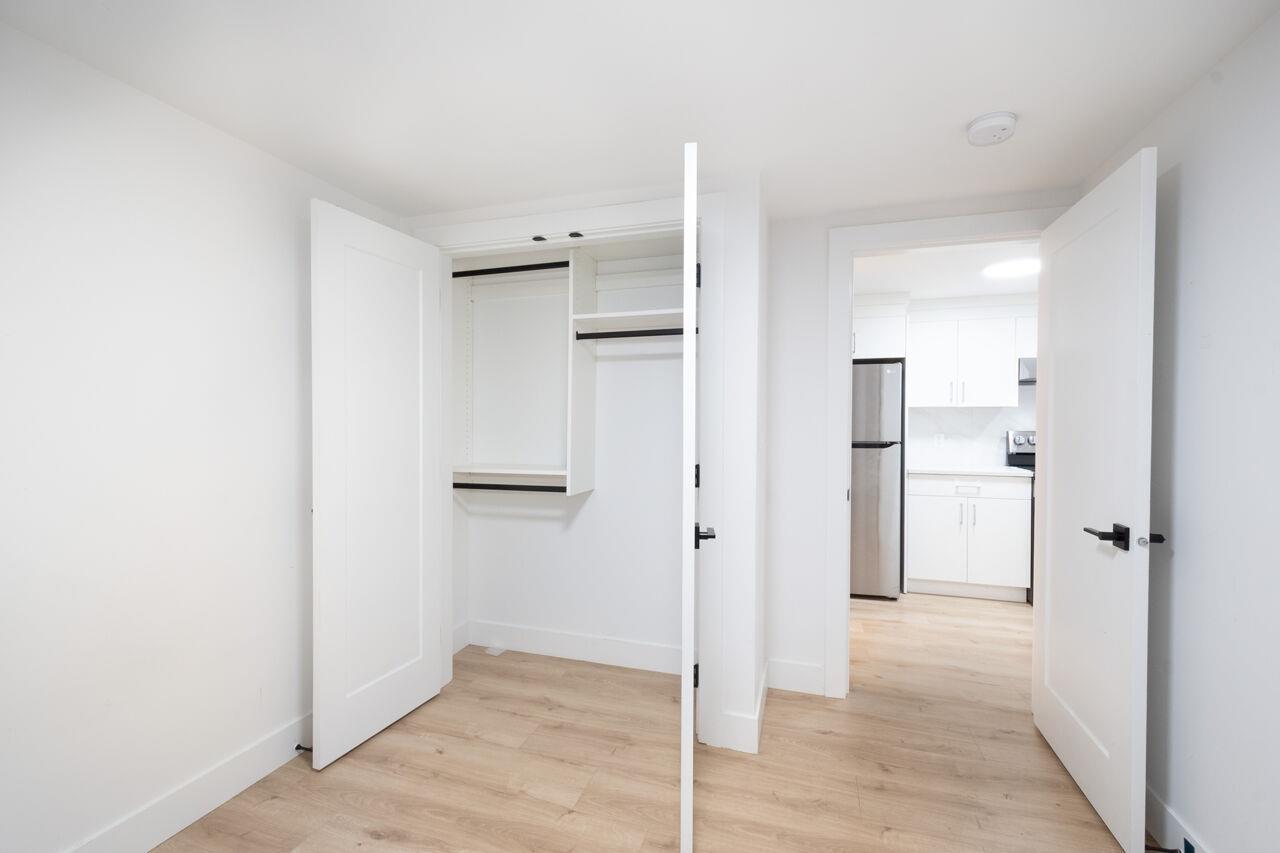 Lower Suite 7137 204a Street Property Photo 14