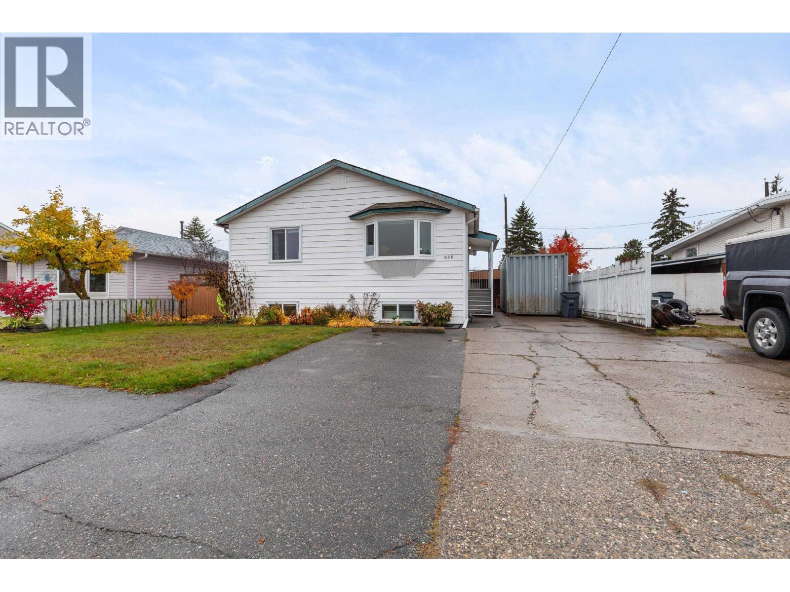 905 HARPER STREET Property Photo 1
