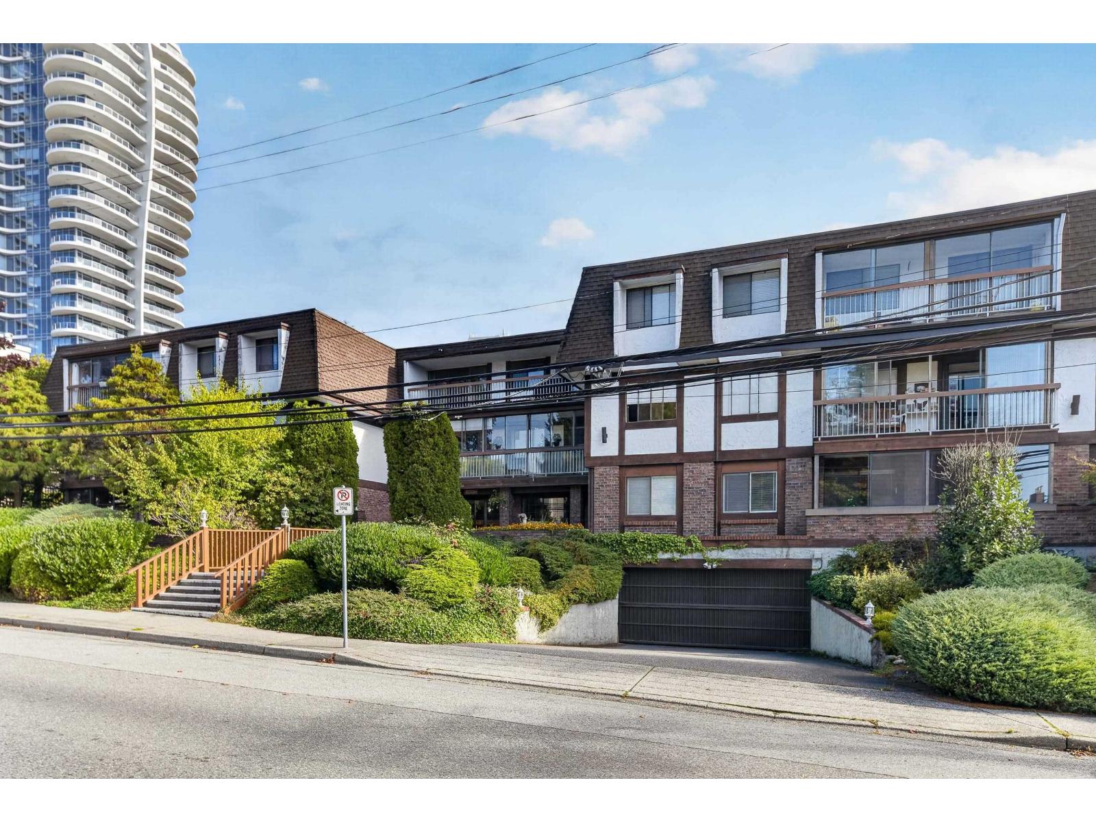 304 1444 Martin Street Property Photo 1