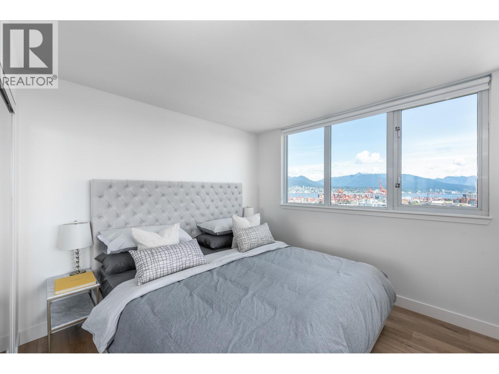 2208 63 Keefer Place Property Photo 10