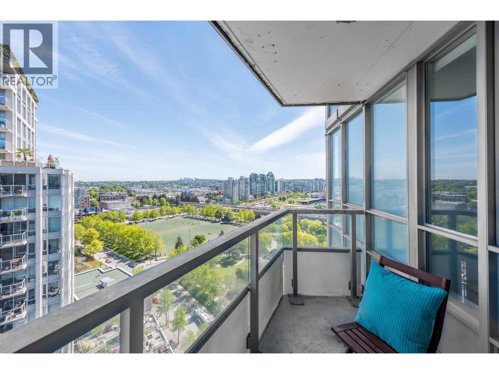 2208 63 Keefer Place Property Photo 16
