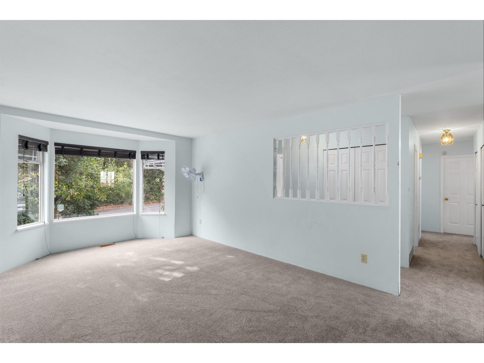 26439 28 Avenue Property Photo 8