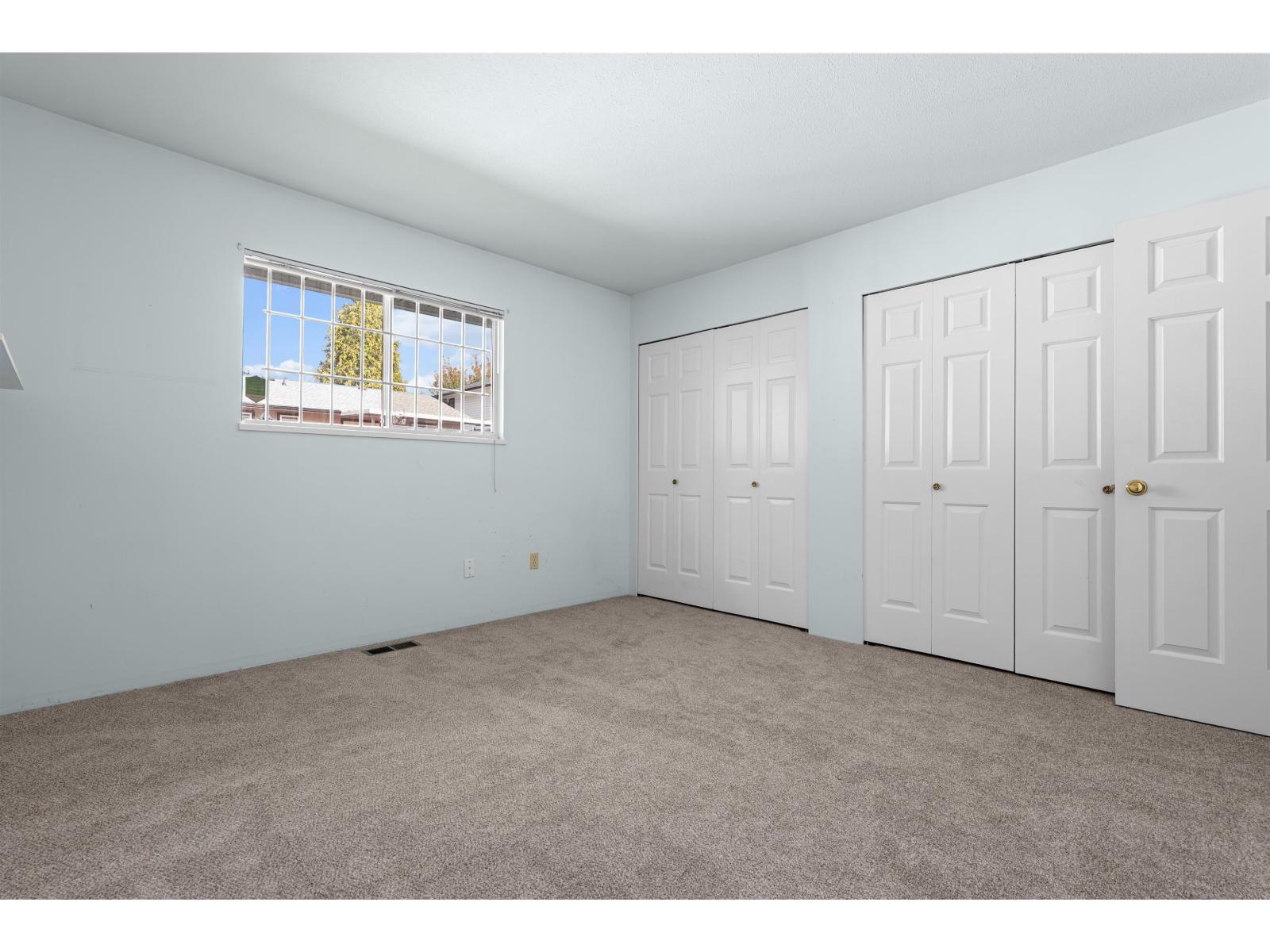 26439 28 Avenue Property Photo 17