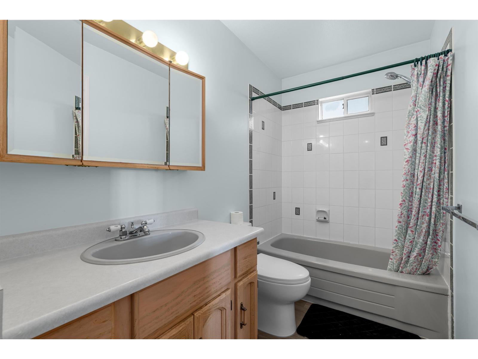 26439 28 Avenue Property Photo 19