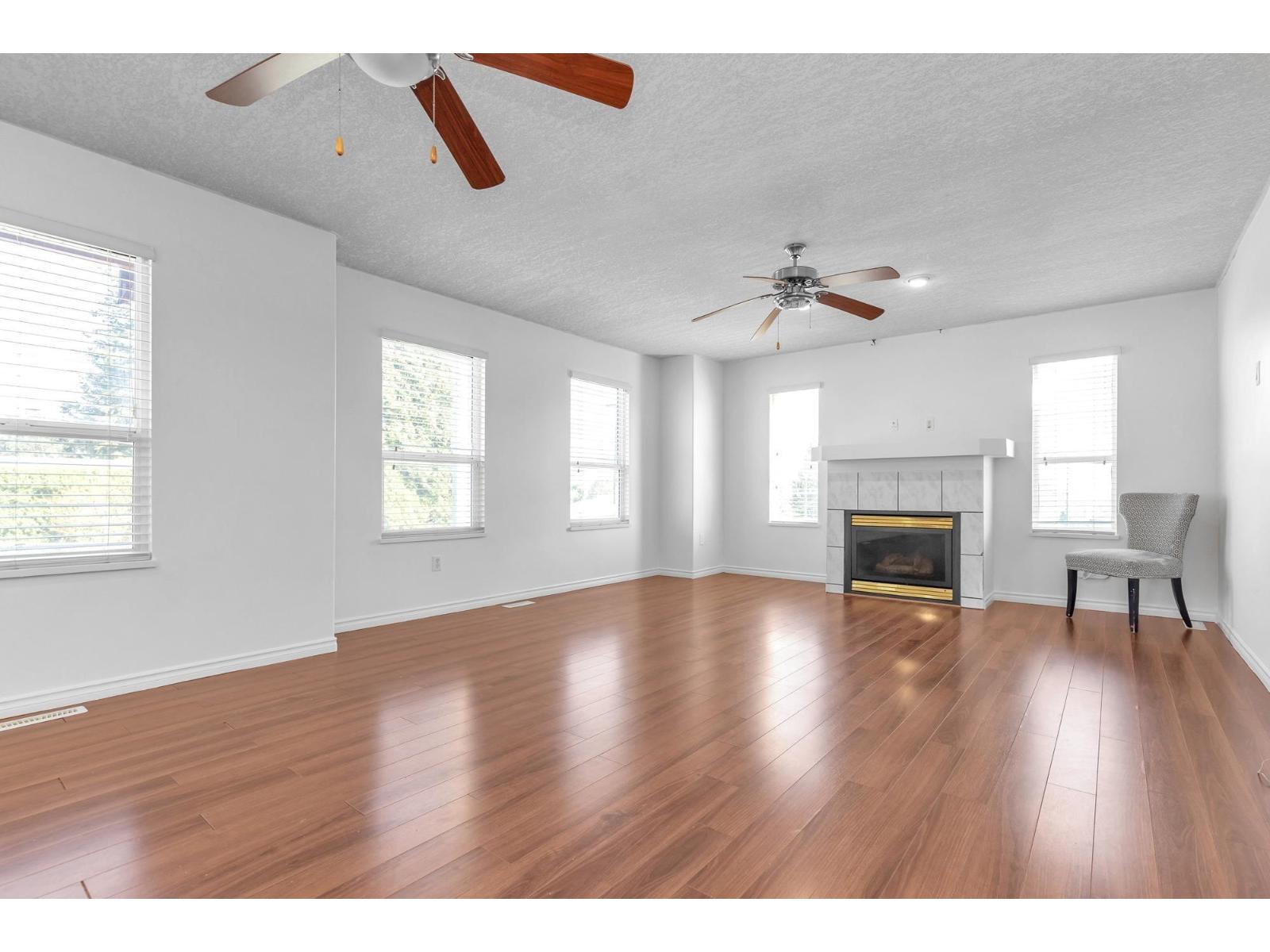 8067 Cedar Street Property Photo 4