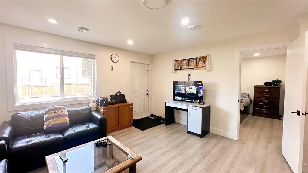 13017 64 Avenue Property Photo 11