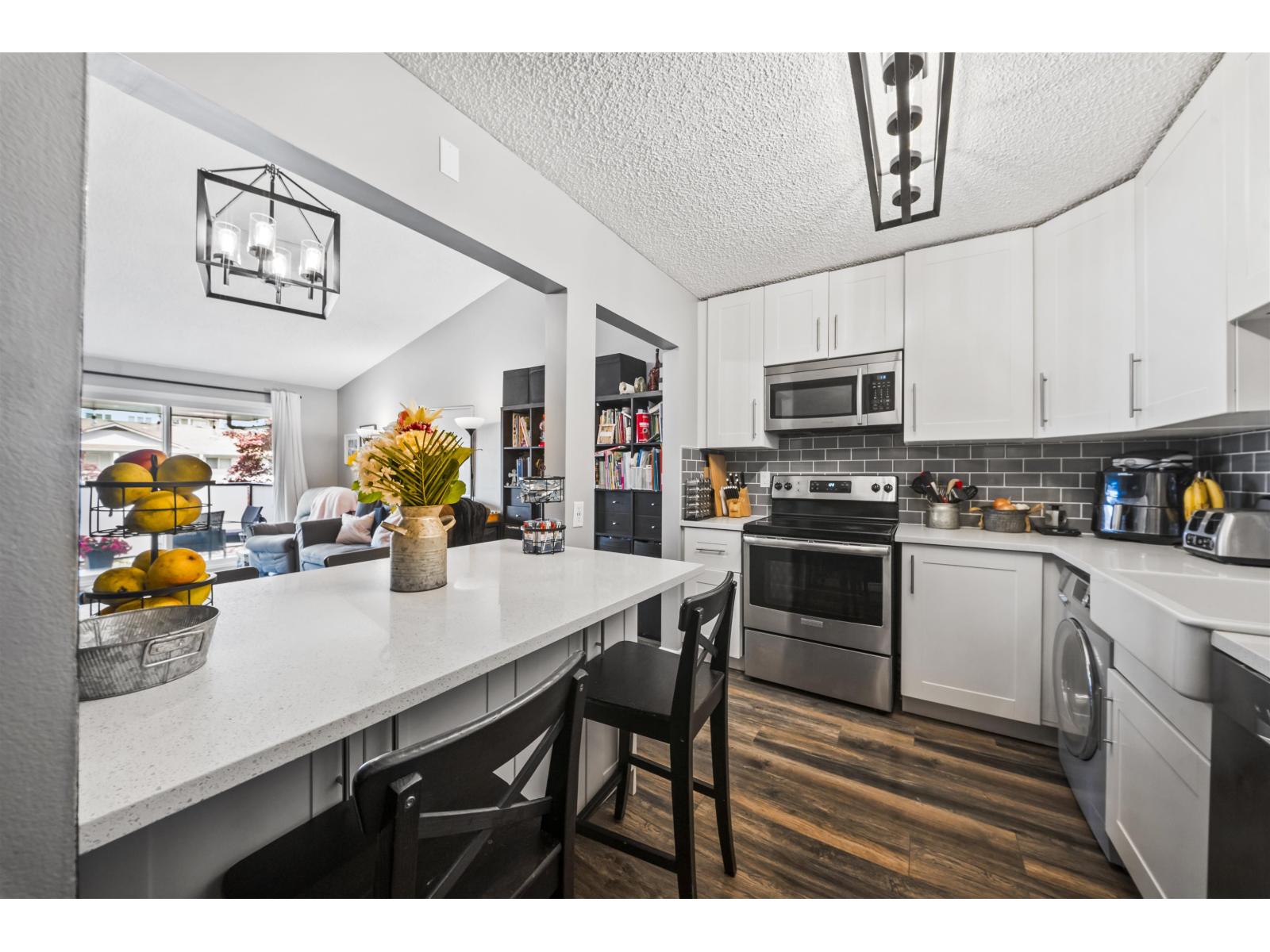 317 33400 BOURQUIN PLACE Property Photo 1