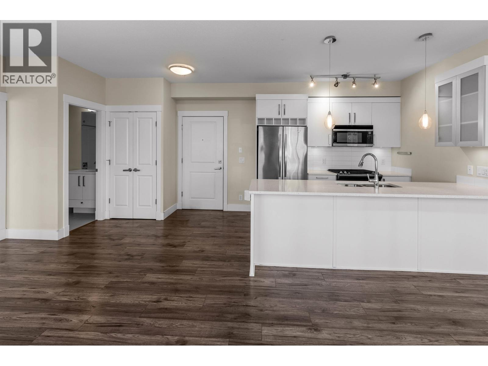 311 22327 River Road Property Photo 9