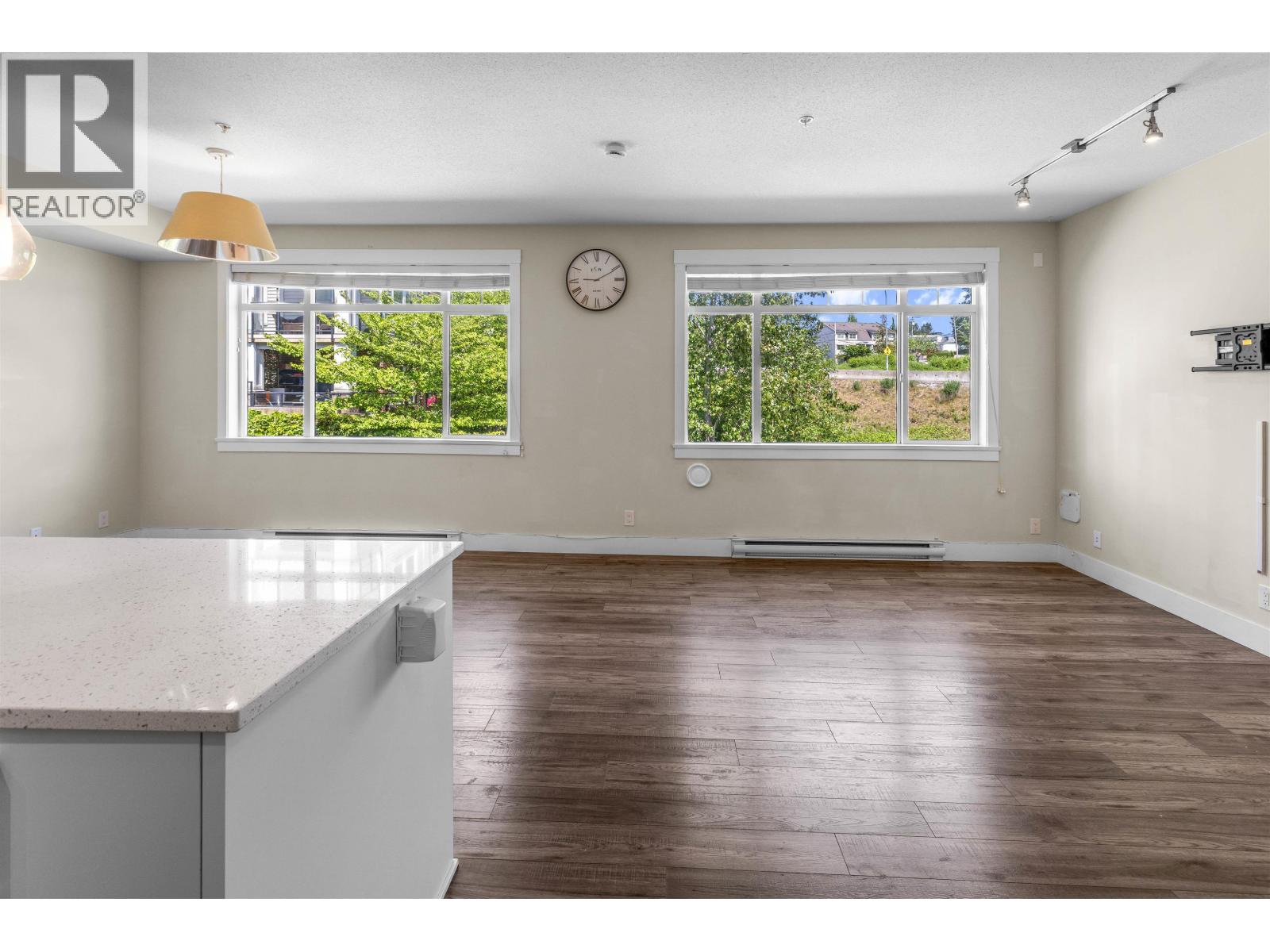 311 22327 River Road Property Photo 14