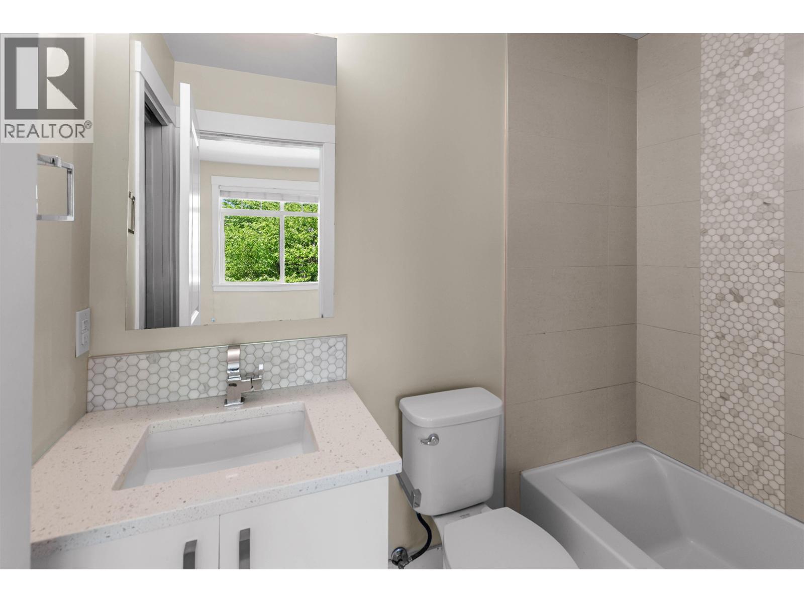 311 22327 River Road Property Photo 18