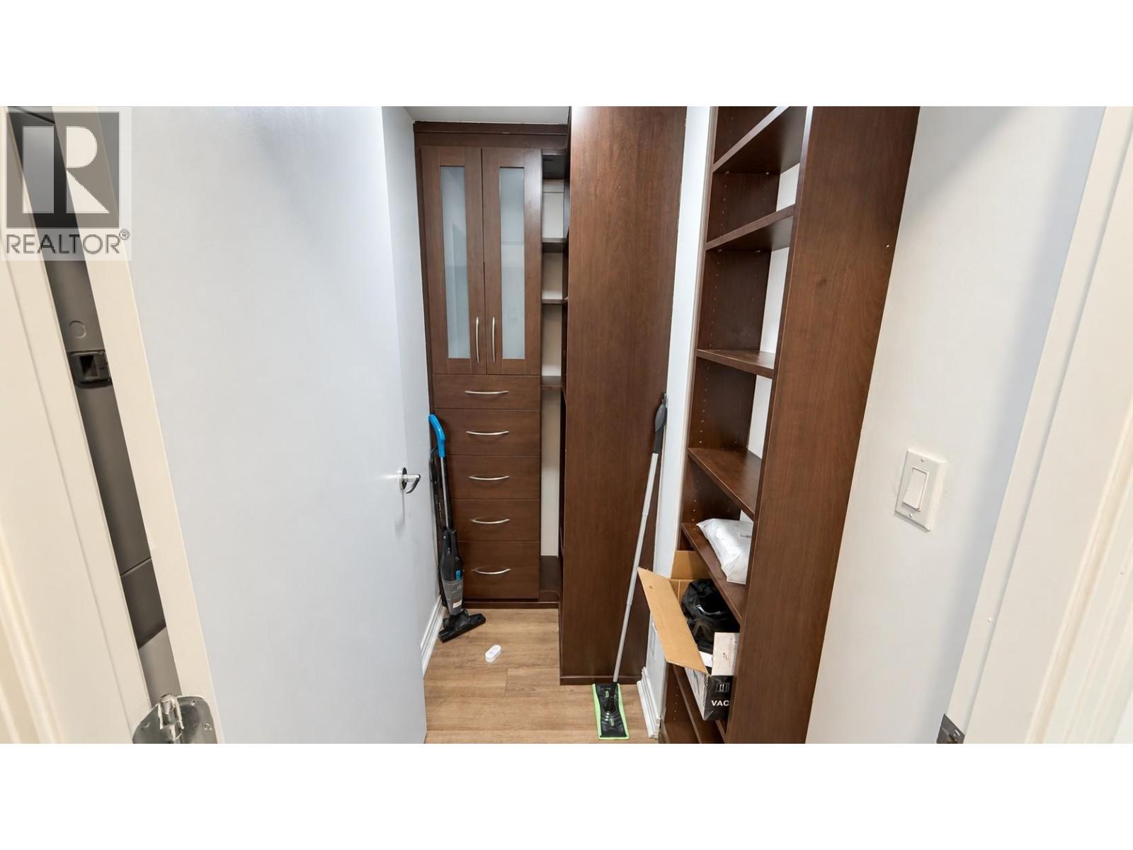 6xx 189 Davie Street Property Photo 6