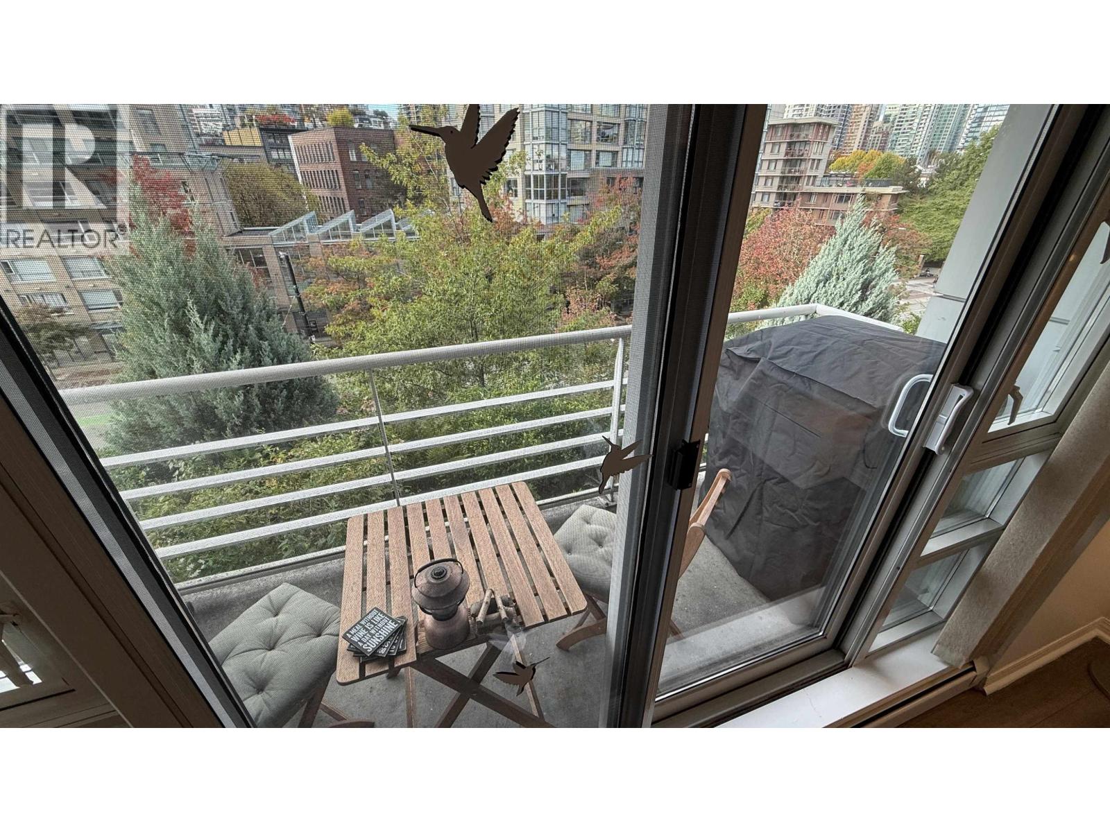 6xx 189 Davie Street Property Photo 8