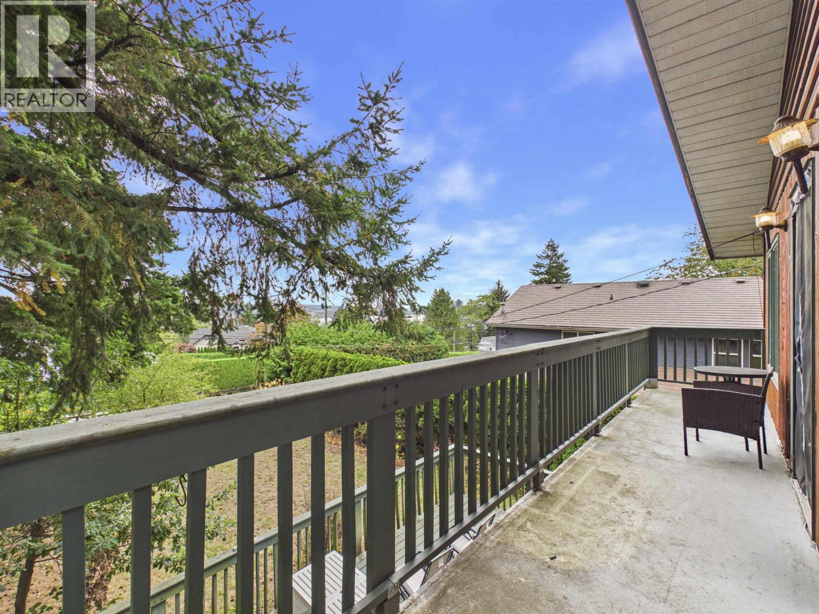 2035 Craigen Avenue Property Photo 19