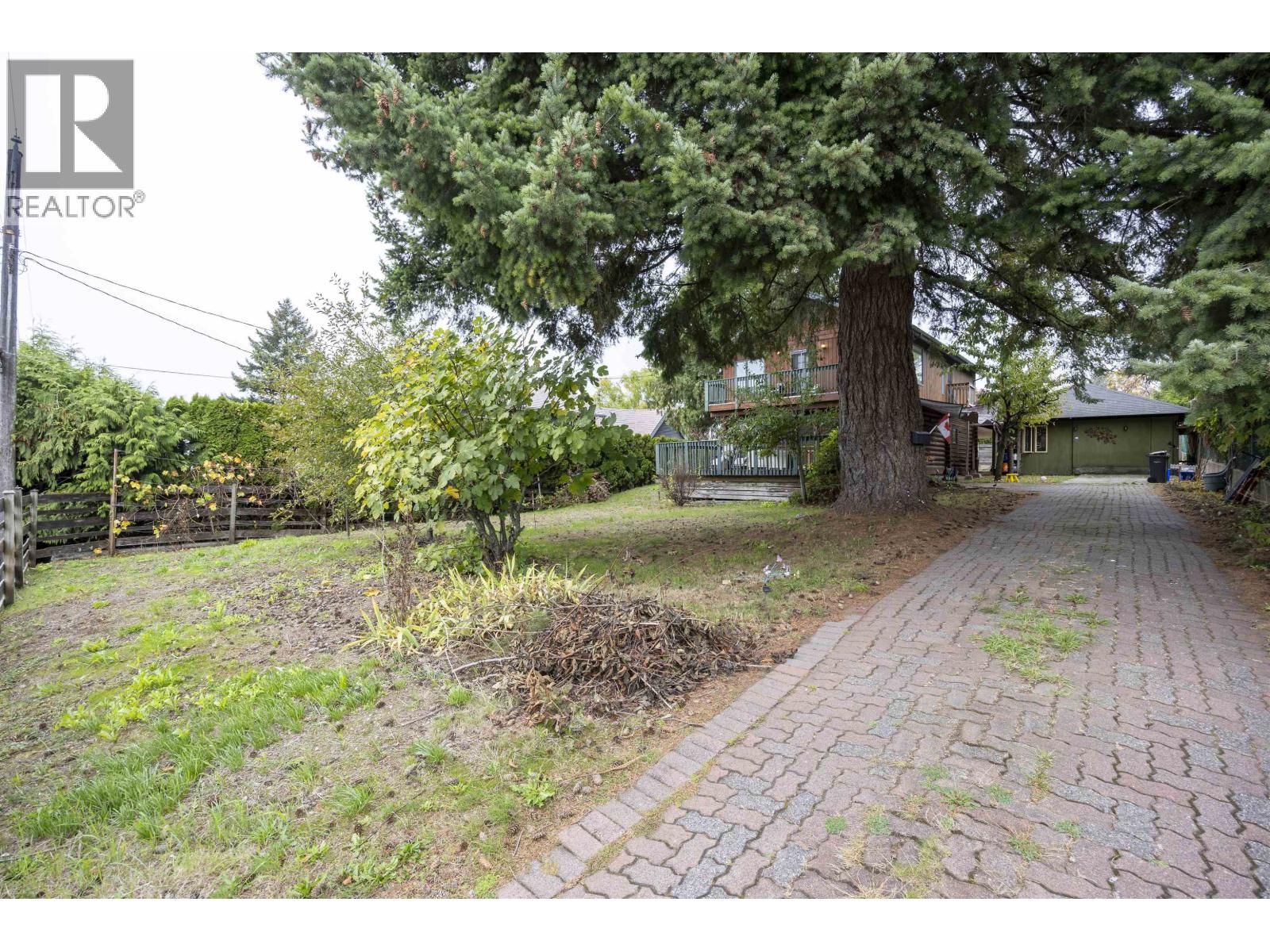 2035 Craigen Avenue Property Photo 20