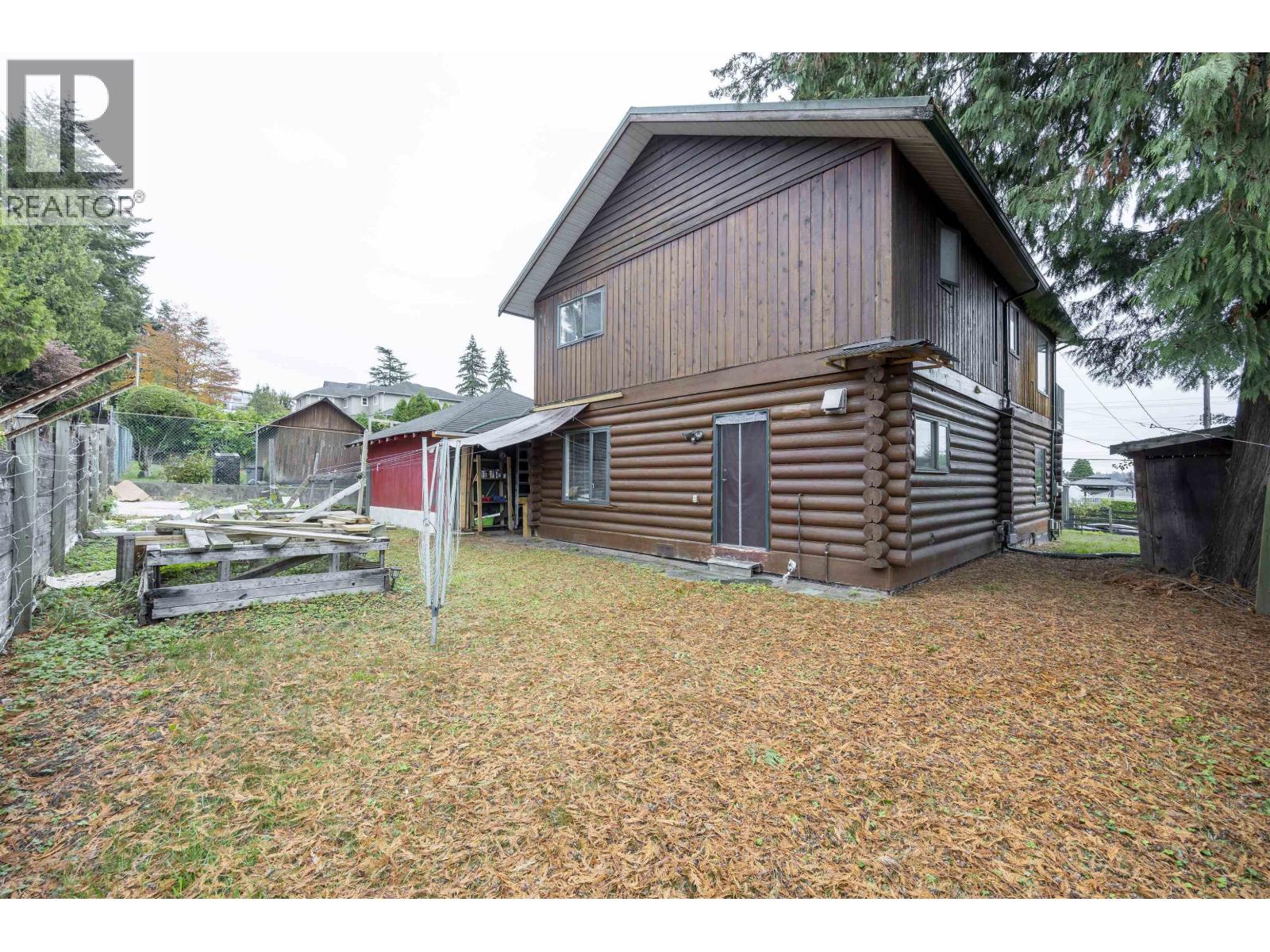 2035 Craigen Avenue Property Photo 24