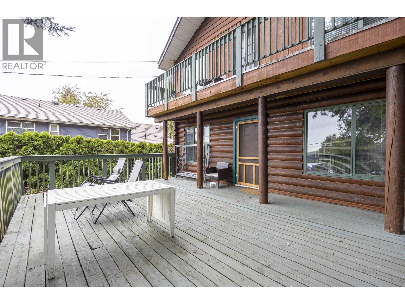 2035 Craigen Avenue Property Photo 25