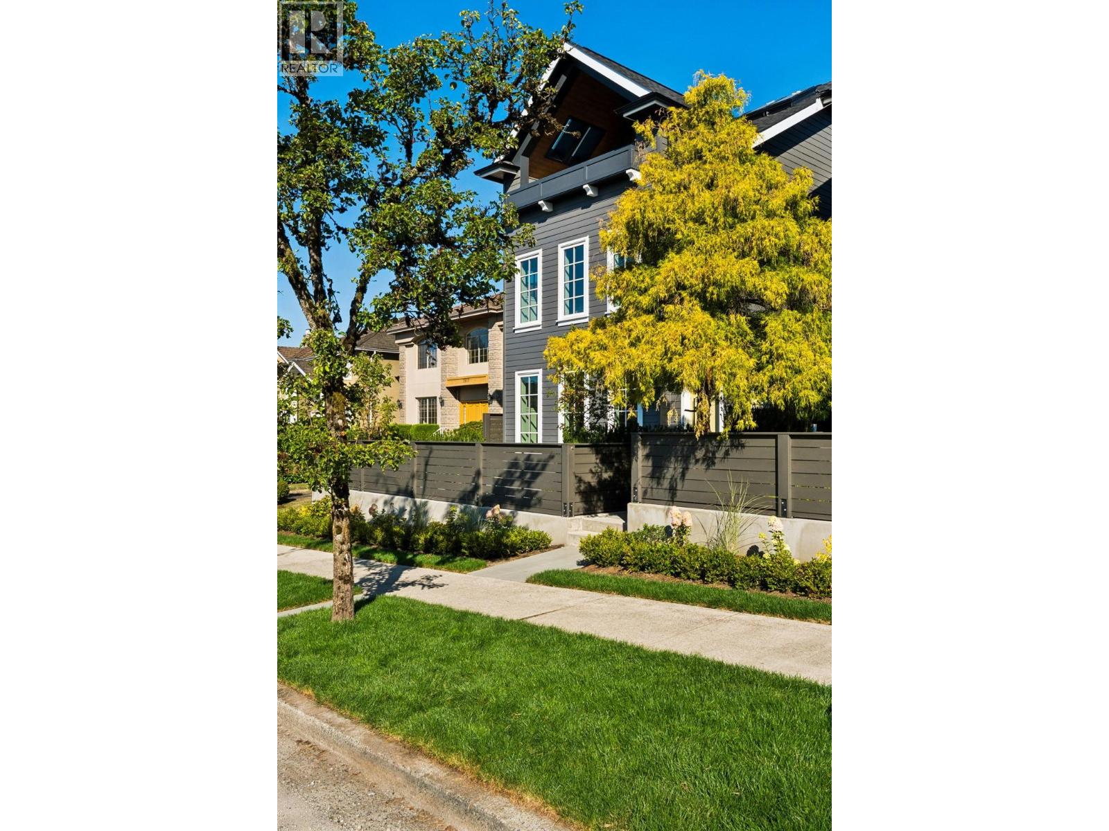 1 2115 W 18th Avenue Property Photo 2